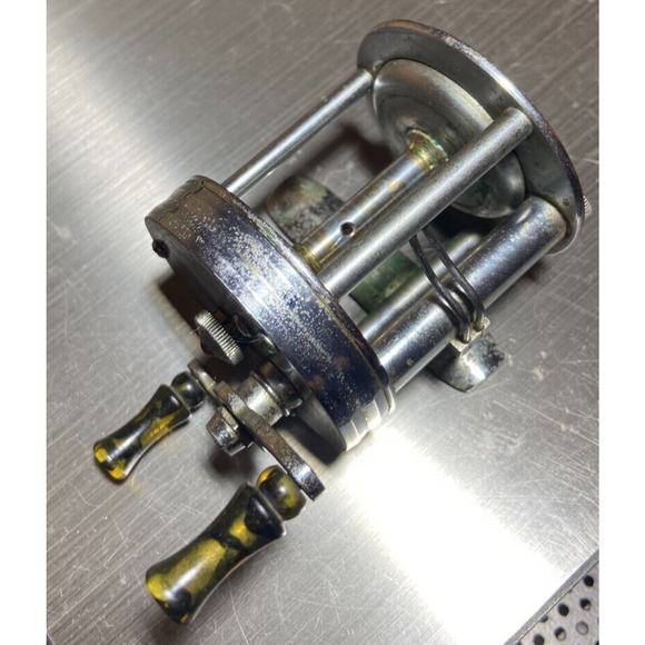 Vintage Shakespeare Criterion 1960 Model NE Right Handed Bait Casting Reel - Picture 6 of 6